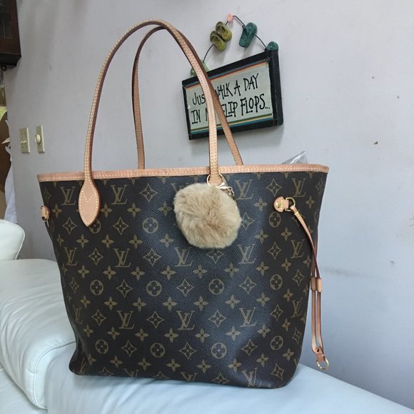 Louis Vuitton Handbags - **SOLD** Amazing Authentic Louis Vuitton Neverfull Monogram